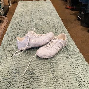 Twirling/cheer shoes